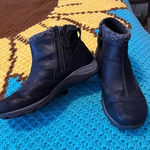 Women’s Eastland Ankle Boots, black, Sz.6 side zippered